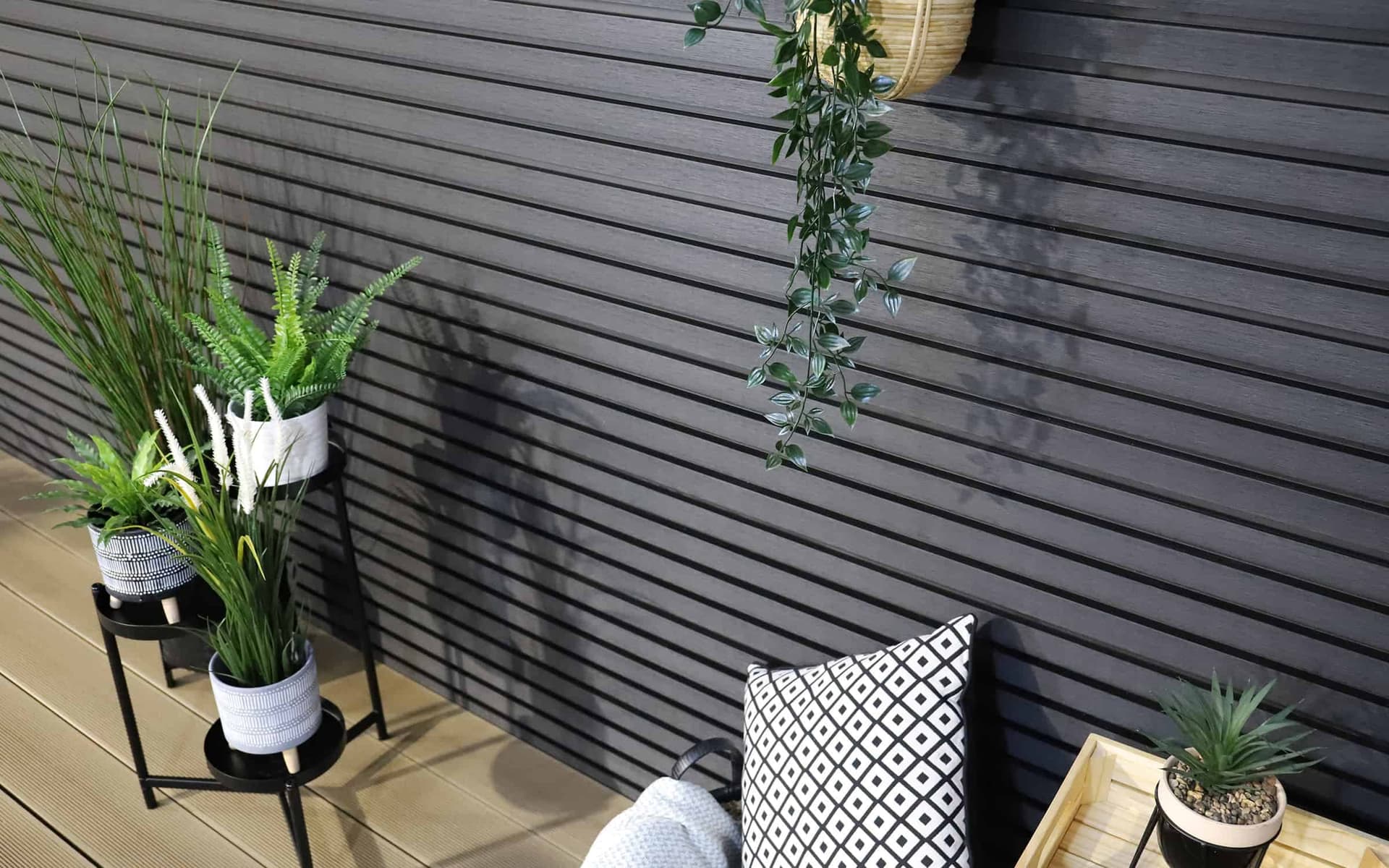 Contemporary Composite Wall Cladding with Long-Lasting Performance