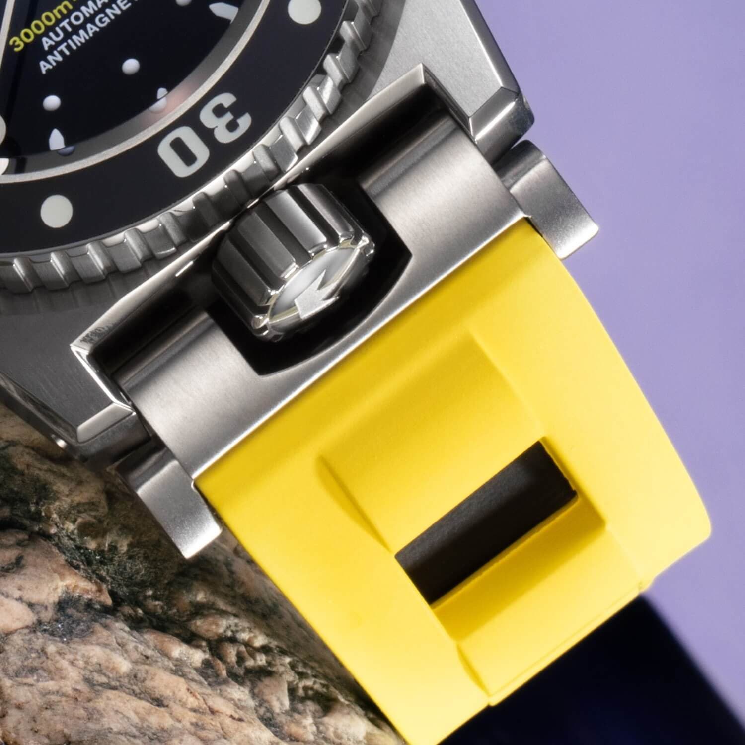 Upgrade Your Timepiece Instantly with a Durable Rubber Strap