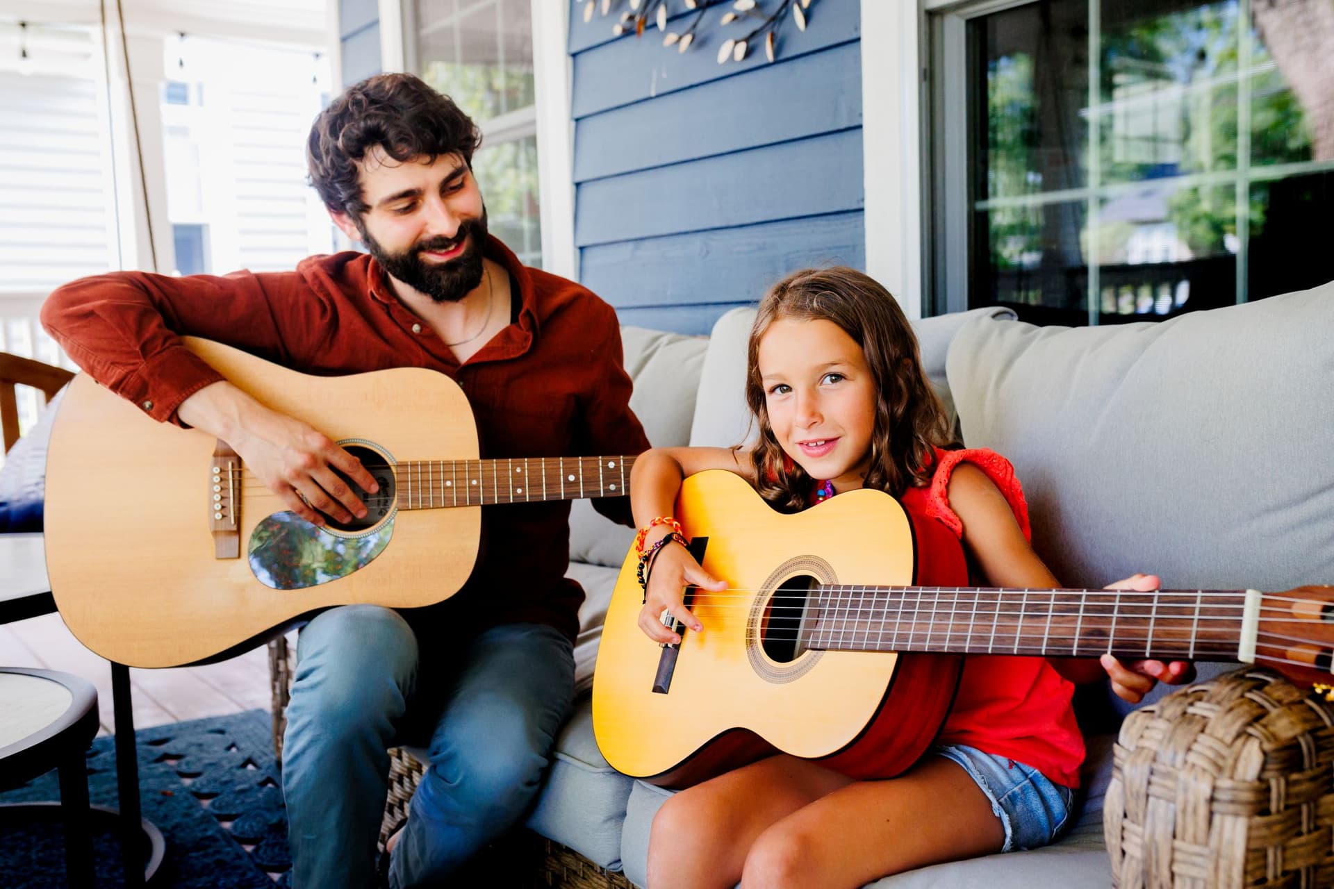 Private Guitar Lessons London – Personalized Guitar Coaching at Riffmasters