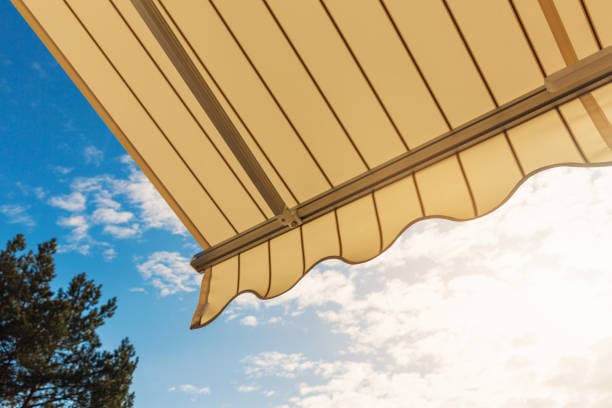 How to Choose the Best Awning Fabric for NYC Weather