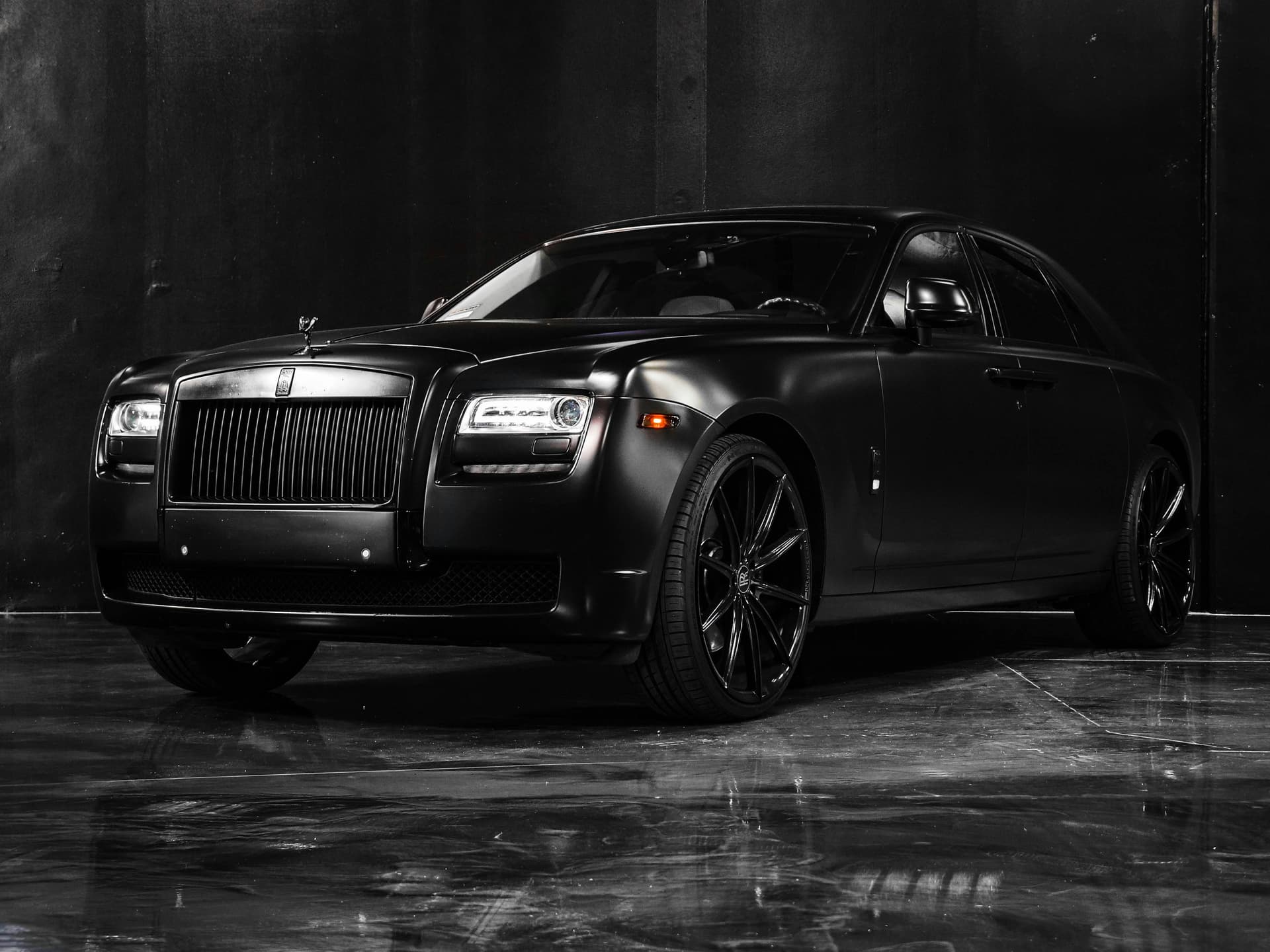 Why Choose VIATAS for Corporate Airport Transfer with Meet and Greet