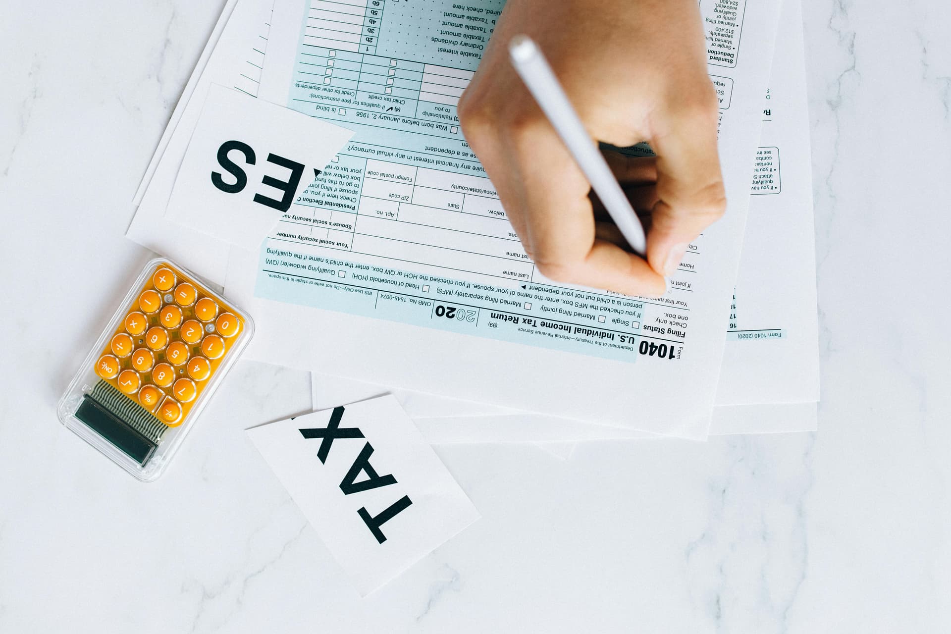 PERSONALIZED TAX SERVICES TO MAXIMIZE YOUR REFUND