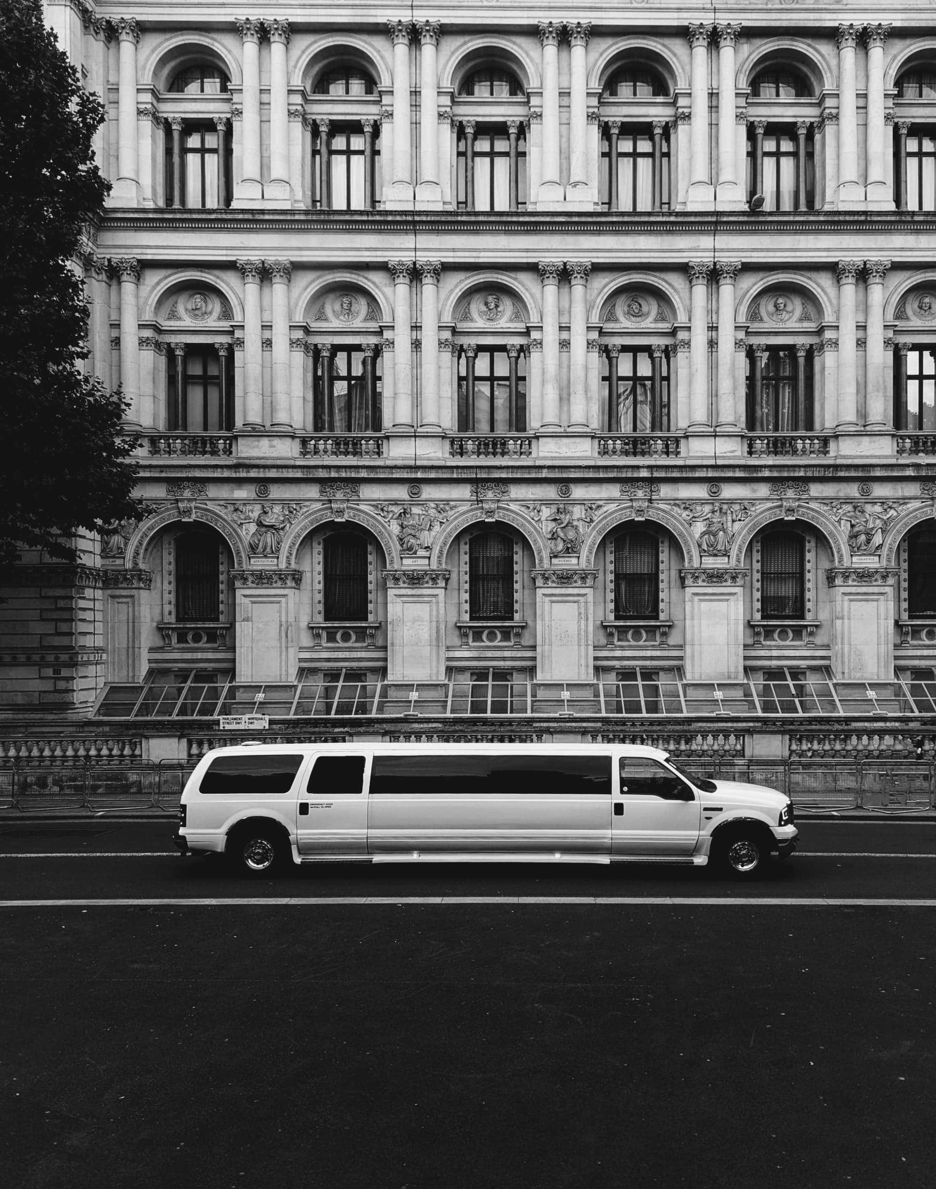 Explore the Best Limo Services Miami Has to Offer