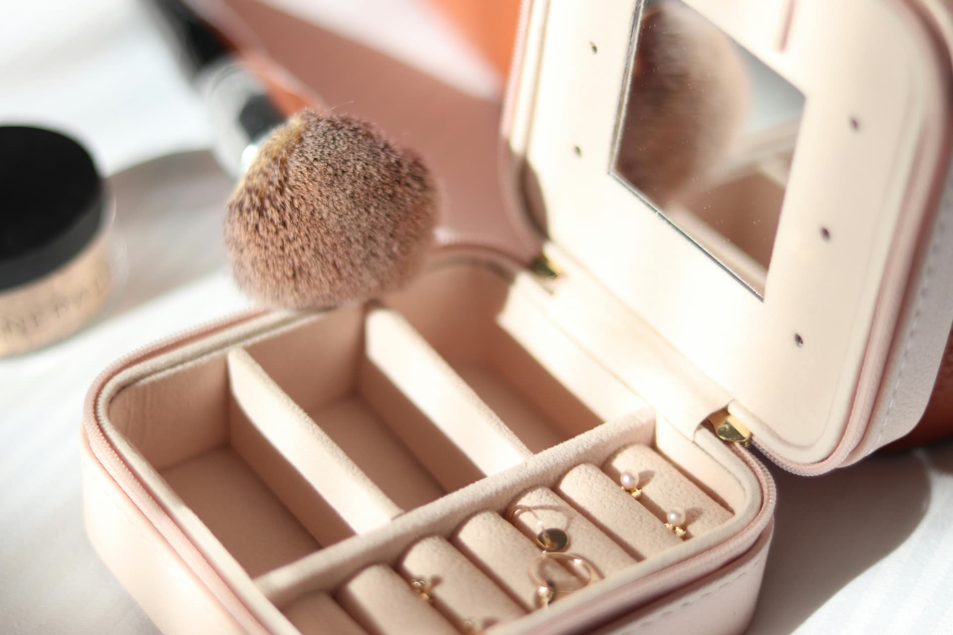 Hourglass cosmetics: The Perfect Blend of Style and Functionality