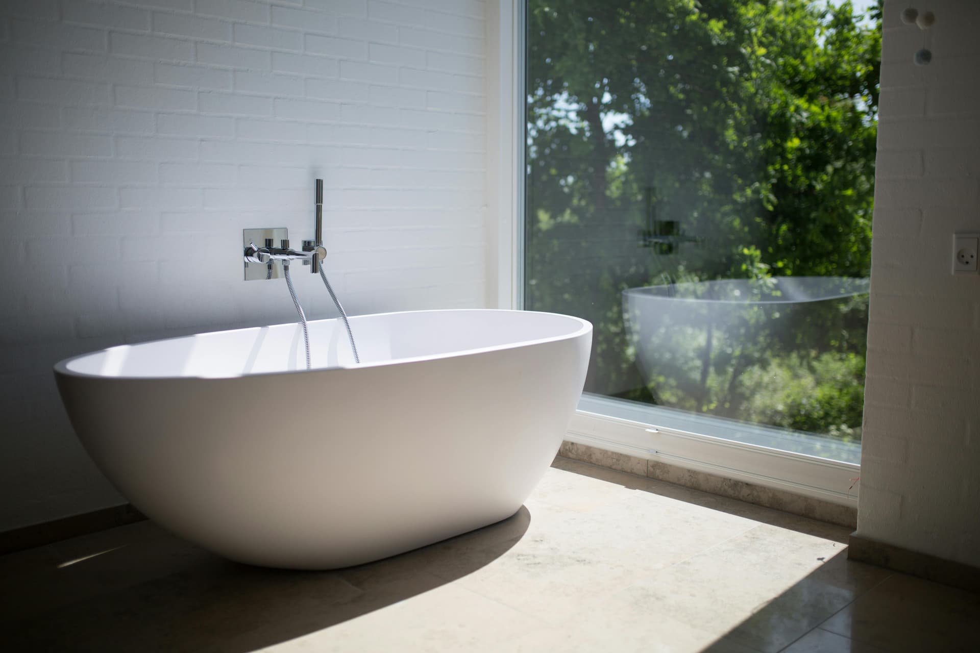 Elegant Showers: Luxury Bathrooms at Affordable Prices
