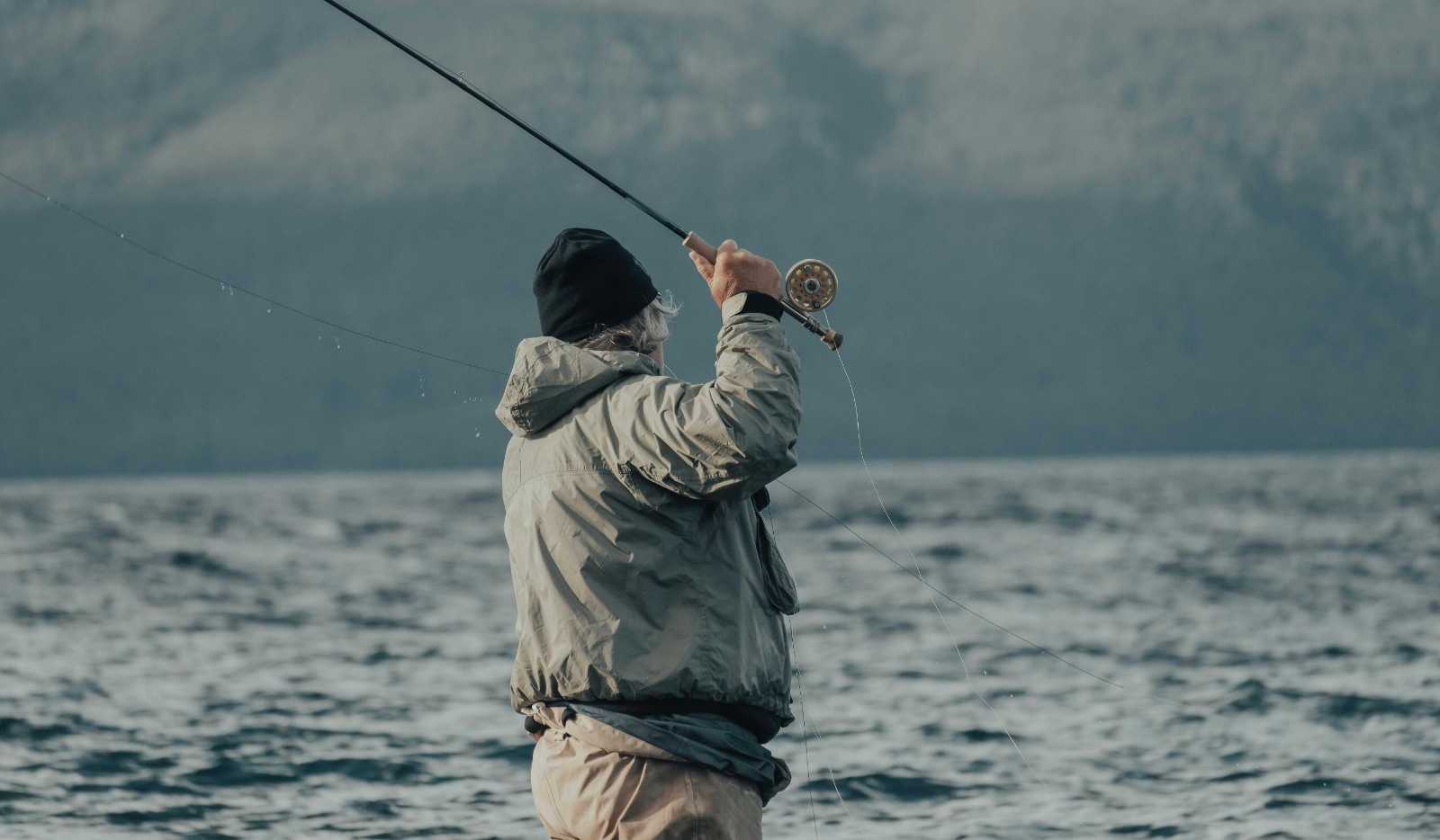 Choosing the Right Fly Fishing Net: Complete Buyer’s Guide