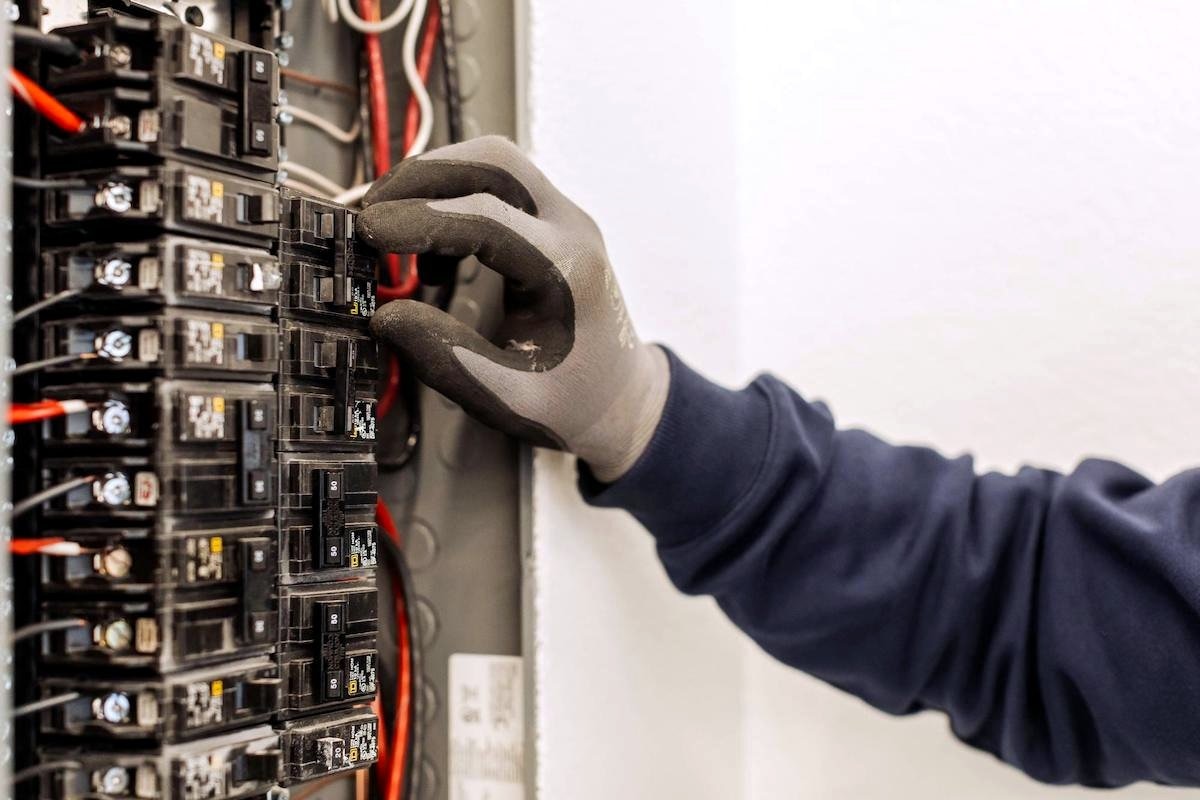 Why Professional Electrical Troubleshooting Saves Time and Prevents Damage