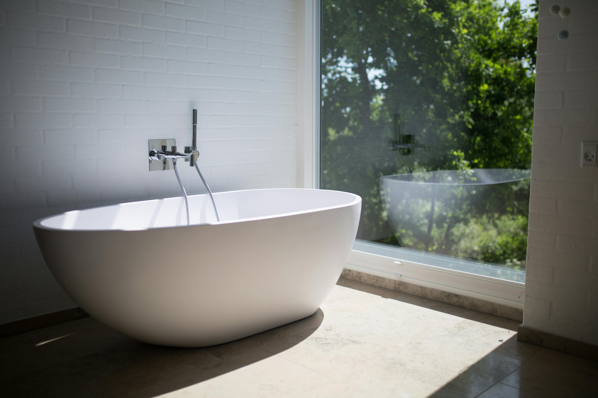 Elegant Showers: Luxury Bathrooms at Affordable Prices
