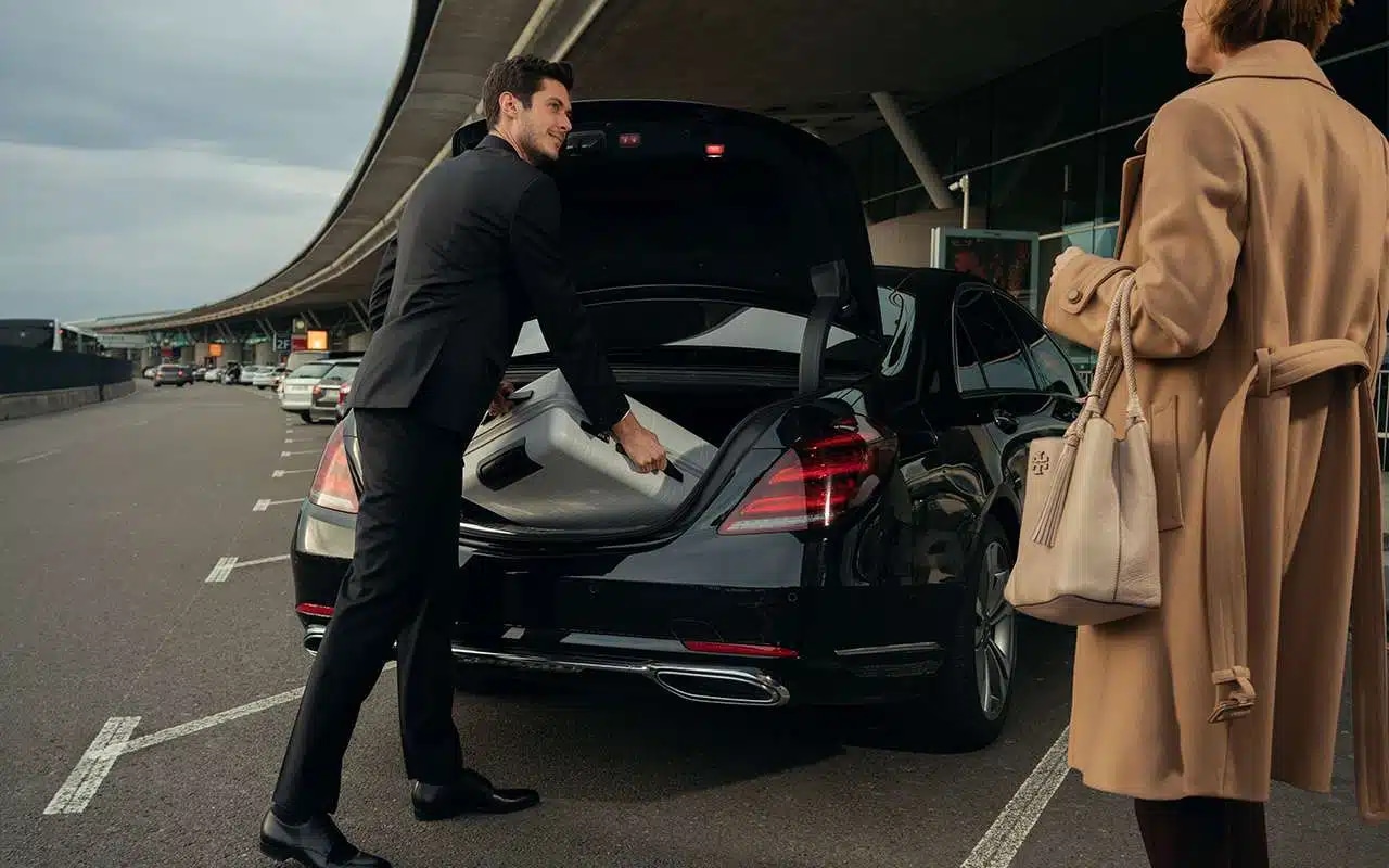Luxury Limo Vancouver to Seattle with Professional Chauffeurs