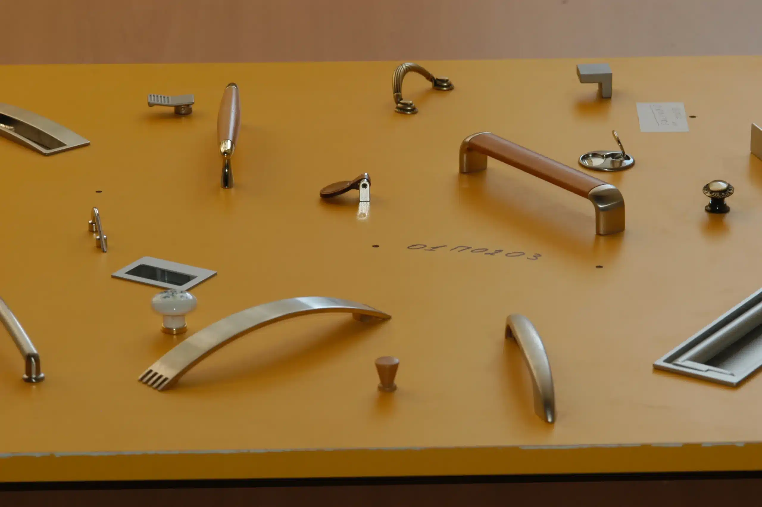 Professional Furniture Accessories Supplier for Cabinet and Drawer Hardware