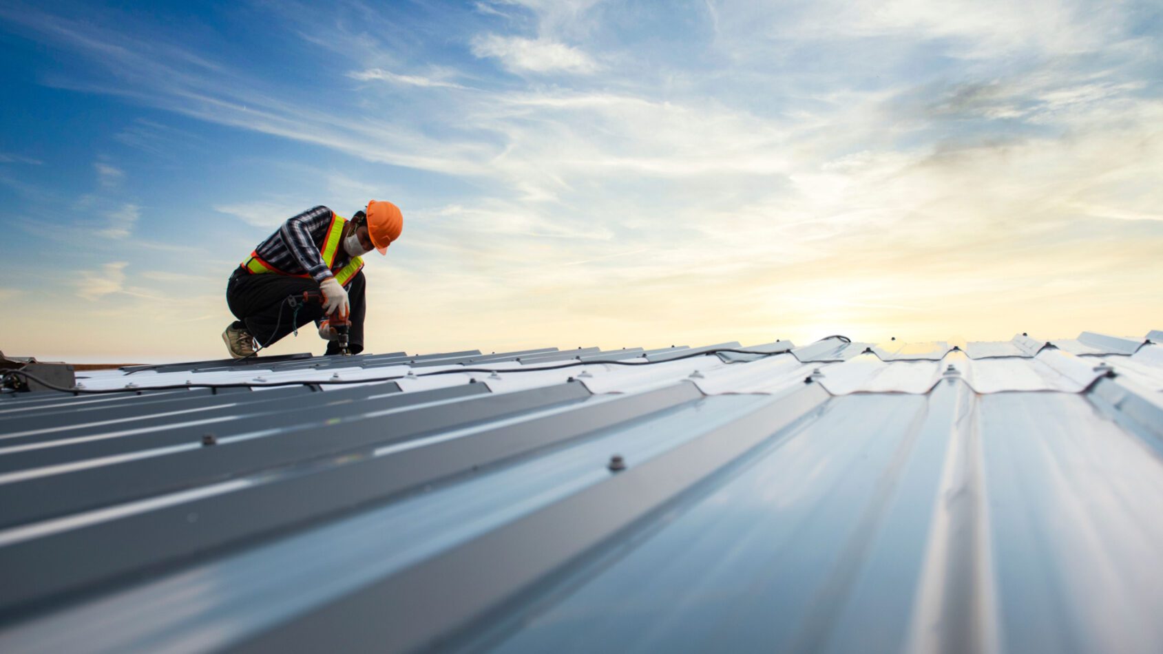 Top Reasons to Choose Metal Roofing Calgary for Your Home