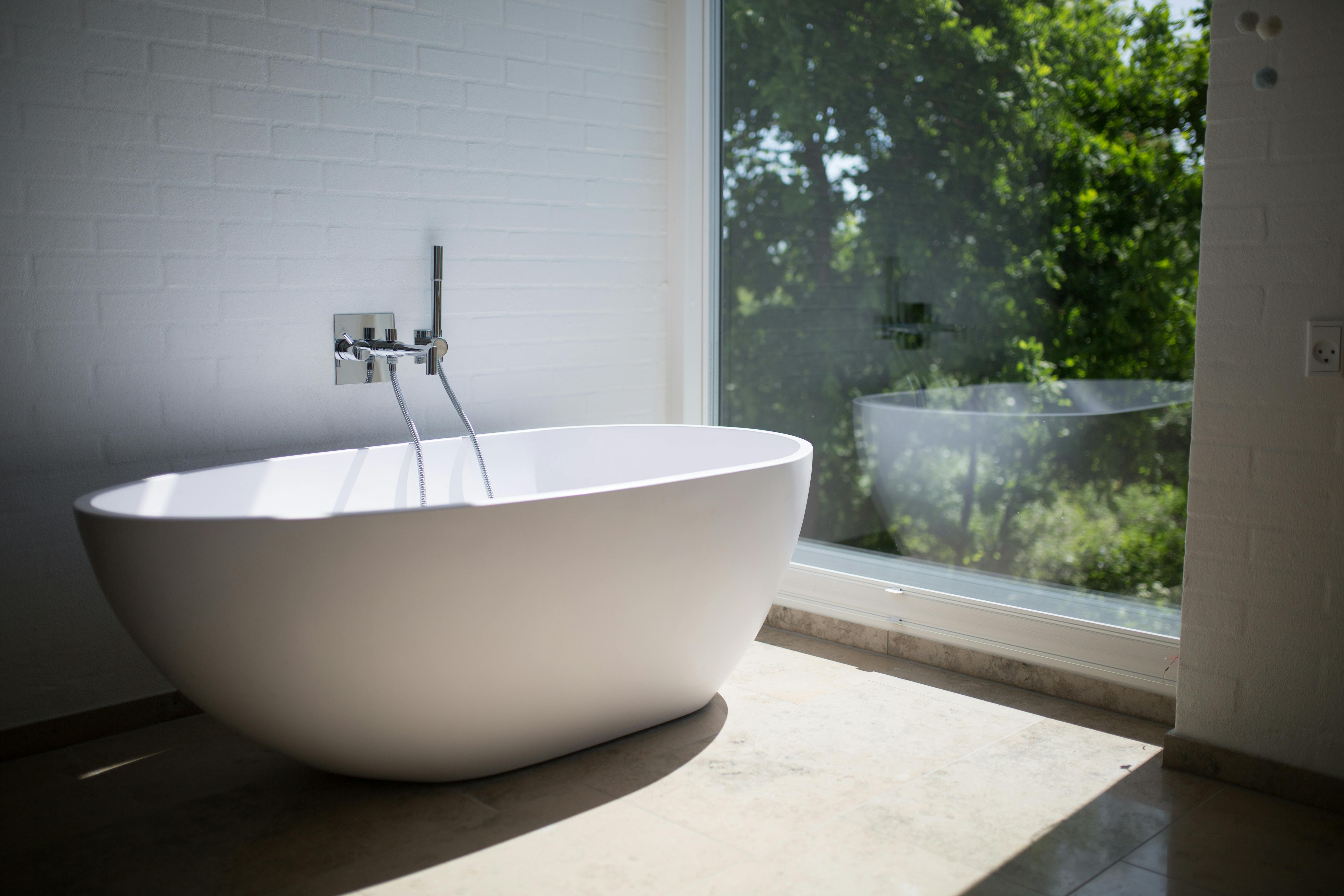 Elegant Showers: Luxury Bathrooms at Affordable Prices
