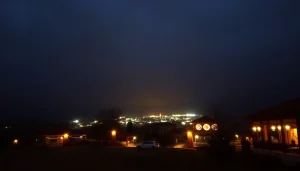 Sivas Haber ile ilgili gün batımında aydınlatılan sakin bir sokak görüntüsü.