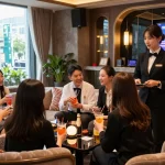 강남구구단에서 만나보는 프리미엄 가라오케의 우아한 분위기와 전문적인 서비스.